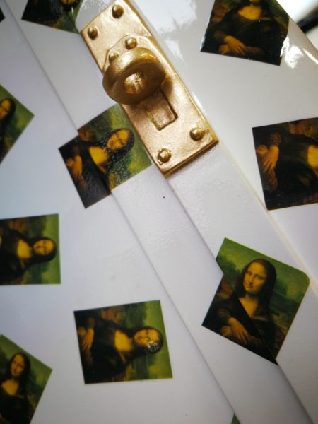 AT060E, The Kelly Joconde, by Tessi, – Image 2