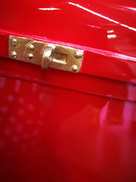 AT060N, The Kelly rouge, by Tessi – Image 2