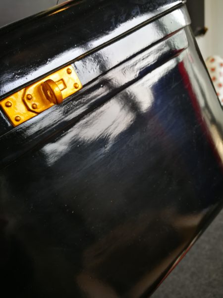 AT060L, The Kelly noir brillant, by Tessi – Image 2