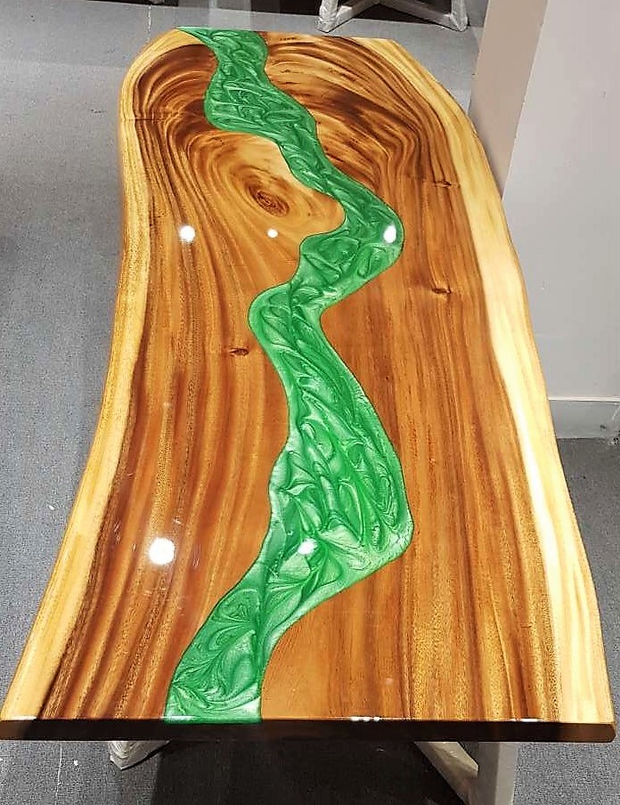 Table Tronc D Arbre Resine MO025H, Table “résine époxy, tronc d’arbre” - Starsdeco