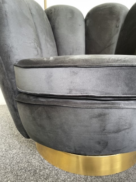 MO026, Fauteuil rotatif "PIVOINE" velours noir, pied gold rotatif.