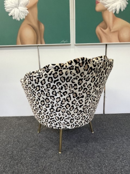 MO025B, Fauteuil “TULIPE" velours léopard, pieds gold.