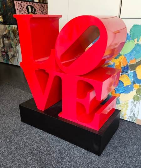 AT047, Sculpture Love